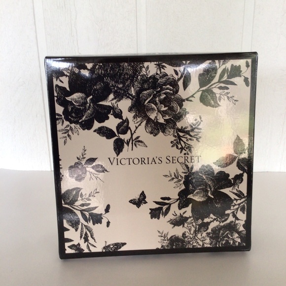VICTORIAS SECRET LIMITED EDITION GIFT BOX - Picture 9 of 9